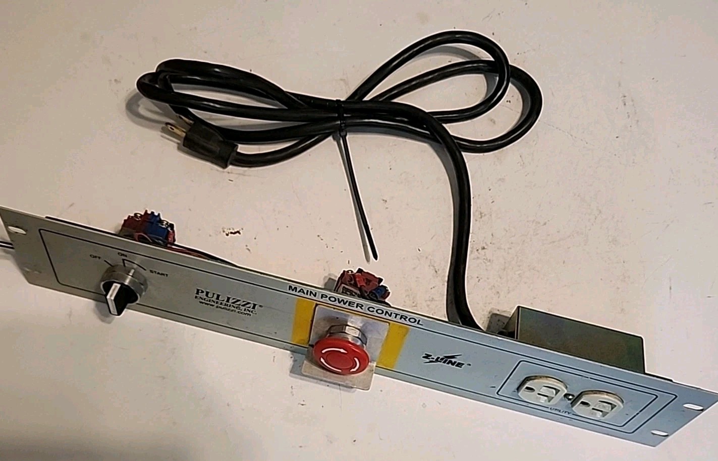Pulizzi Z-line RCP200-GRY-LT Remote Power Control Panel -  