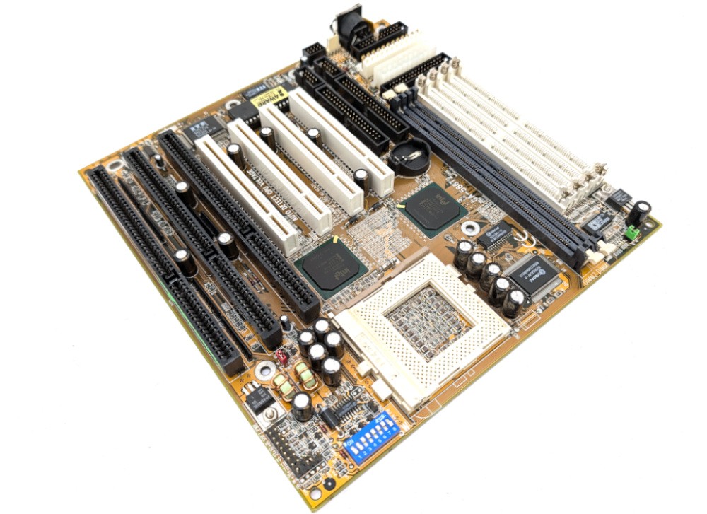Untested Gigabyte GA-586T2 REV 1.5 Motherboard Socket Socket 7 Motherboard Retro