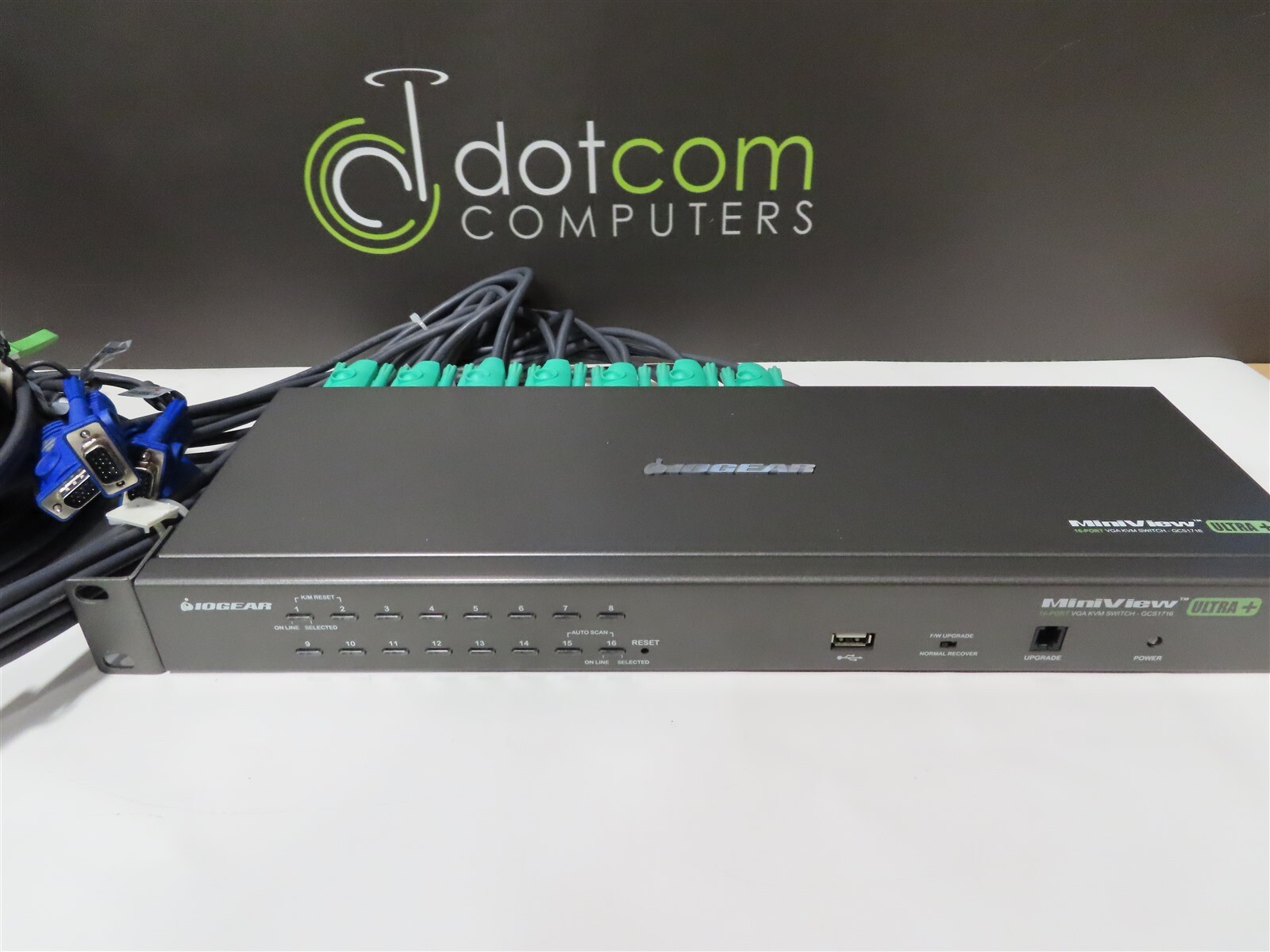 IOGEAR GCS1716 KVM Switch 16 Ports PS/2-USB Switch MiniView Ultra+ 15x G2L5203U