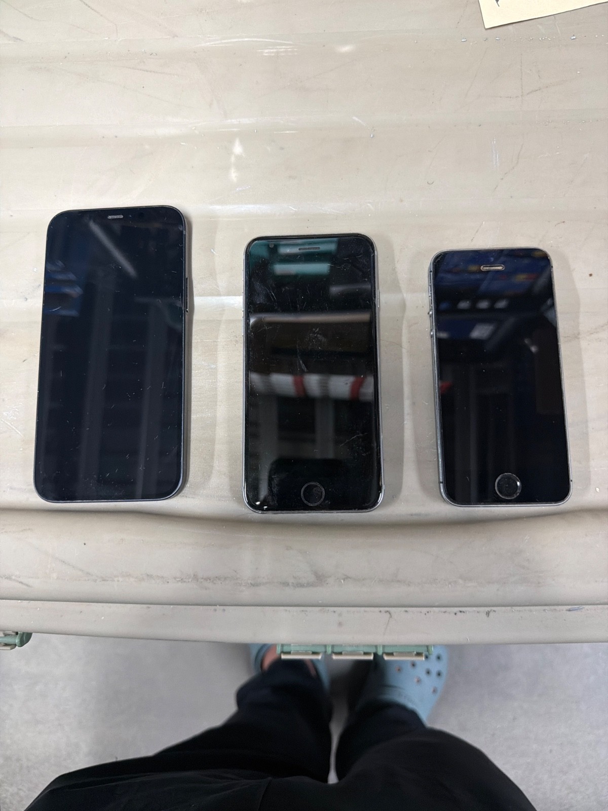 IPhone misc lot of 3 AS-IS