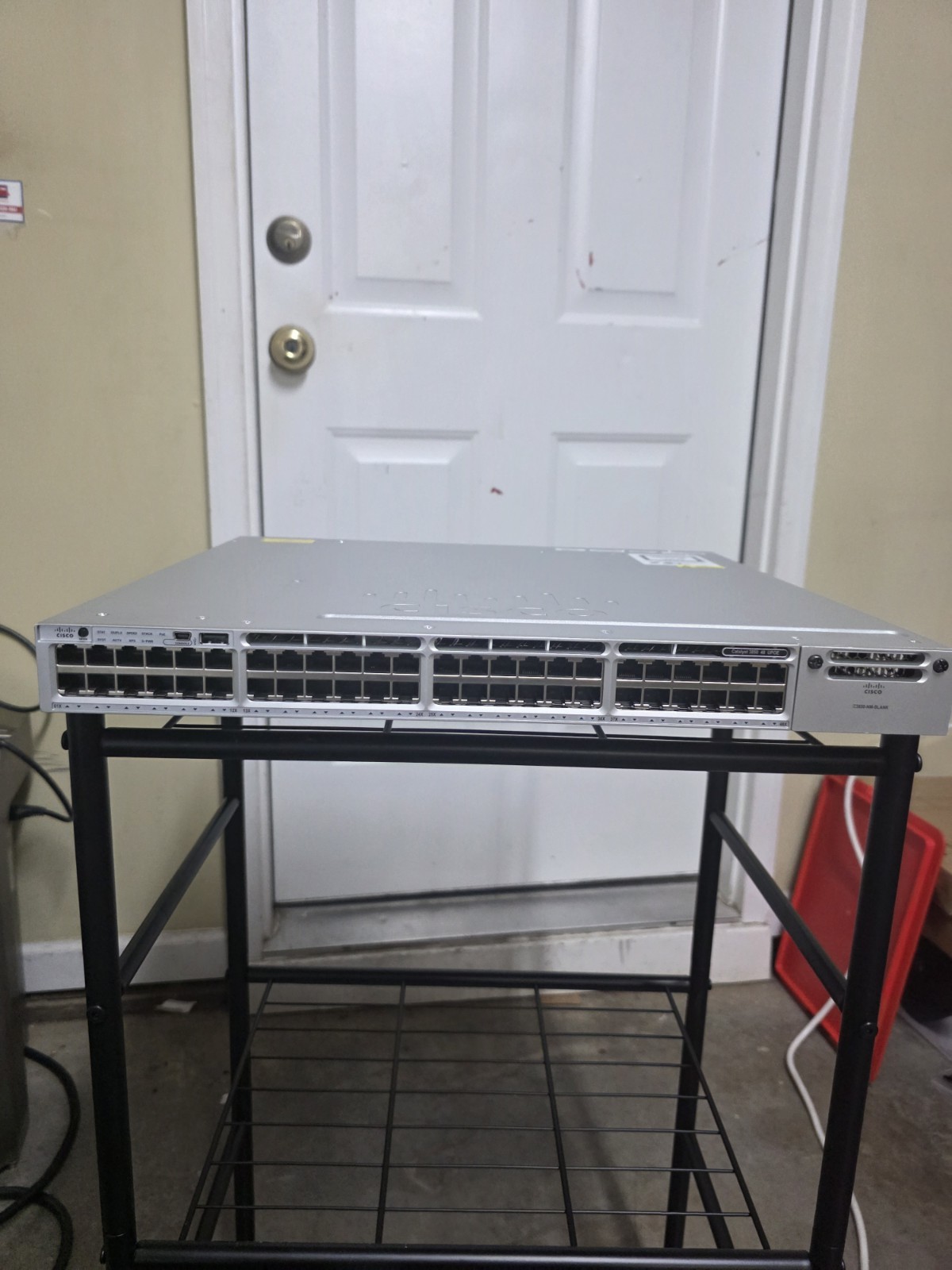 Cisco Catalyst WS -C3850 48-Port Network Switch - WS-C3850-48XS-E