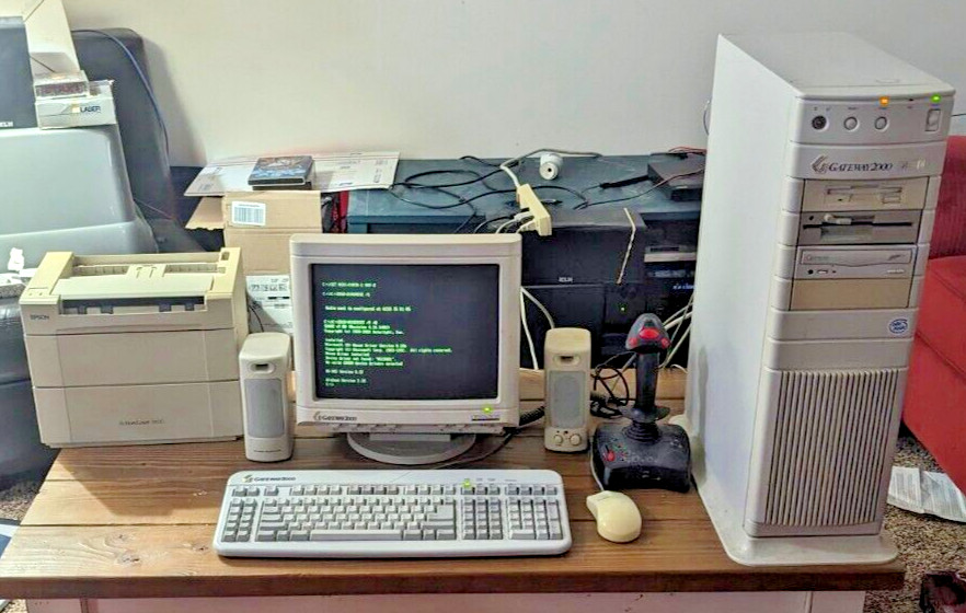 Vintage Gateway 2000 4DX-33V Desktop Computer