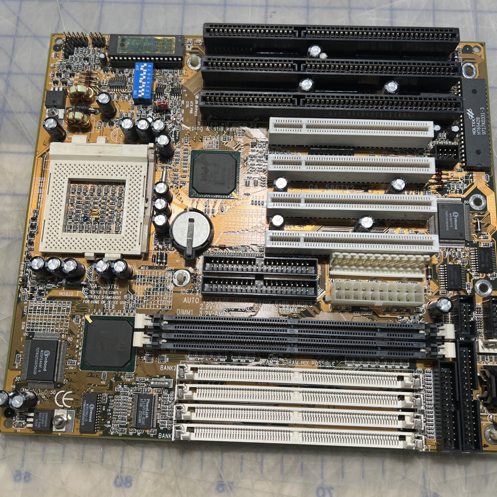 Gigabyte Ga-586tx2 PC Motherboard Retro Computer Board For Parts / Repair