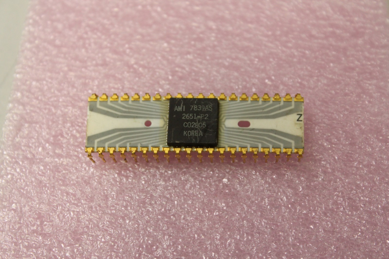 Vintage AMI Gold/Grey Trace CPU Chip Processor (H)