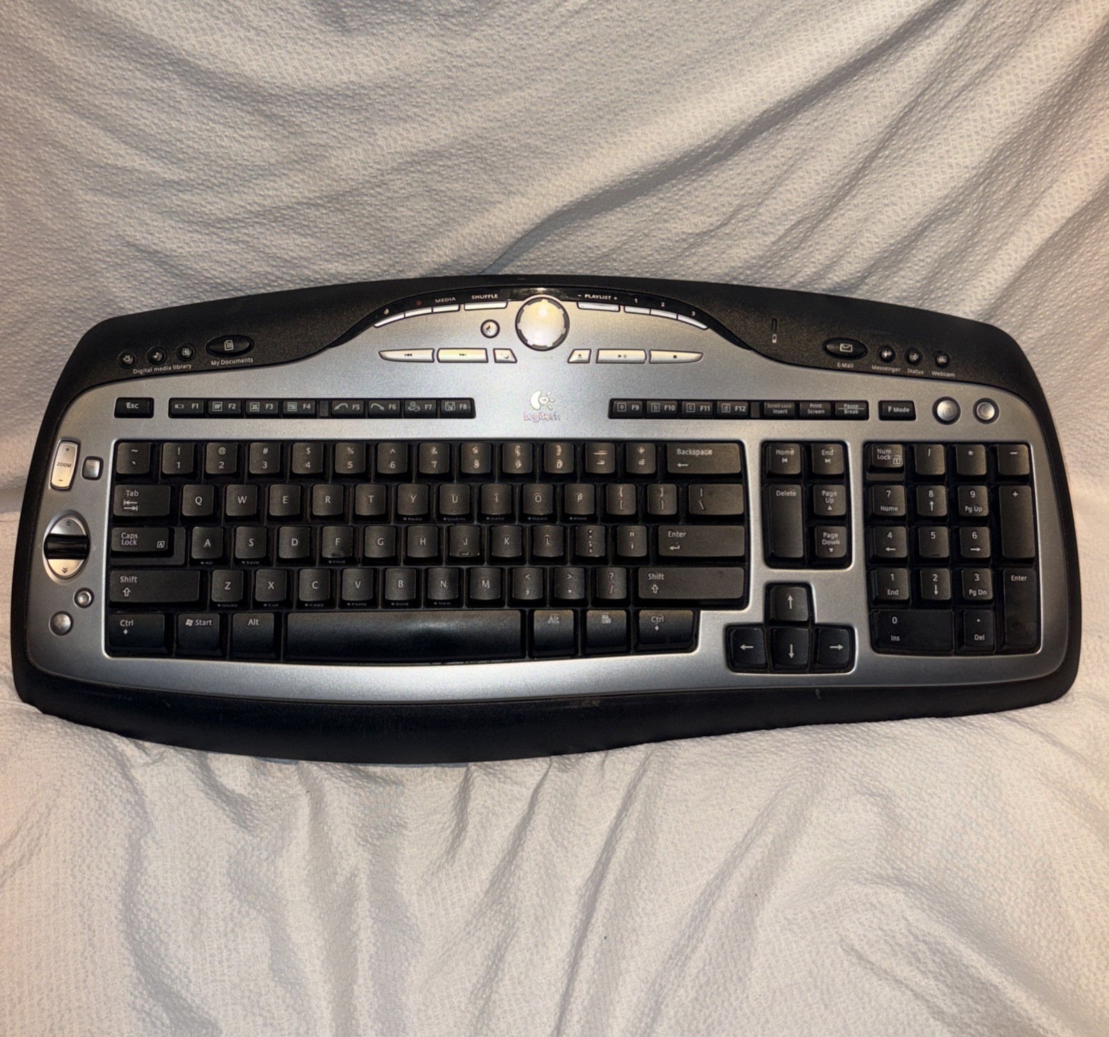 Logitech Y-RAM74  Cordless Wireless Keyboard MX300 ONLY CANADA 210 WORKS VTG