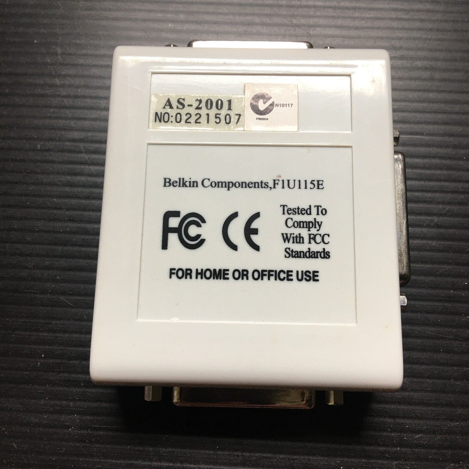 BELKIN Compact Parallel AutoSwitch Model: F1U115E Size: 4"L x 3"W