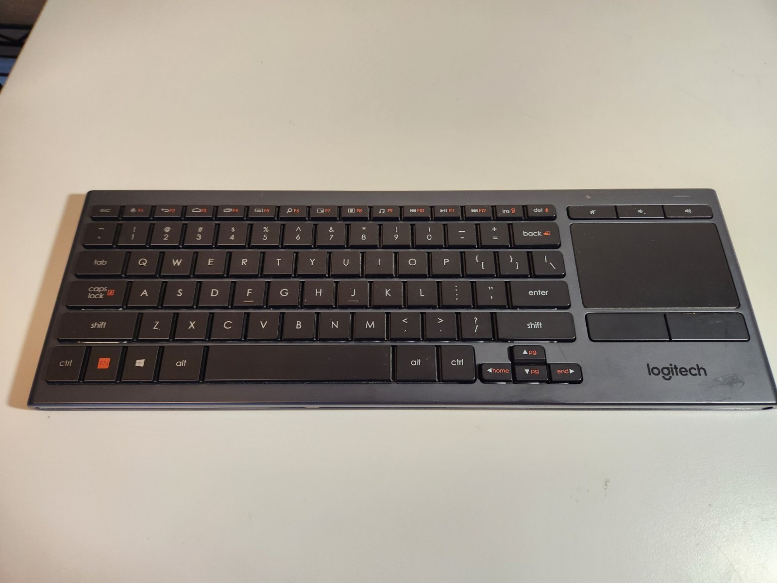 Logitech K830 Illuminated Wireless Keyboard Touchpad Bluetooth Tested Works