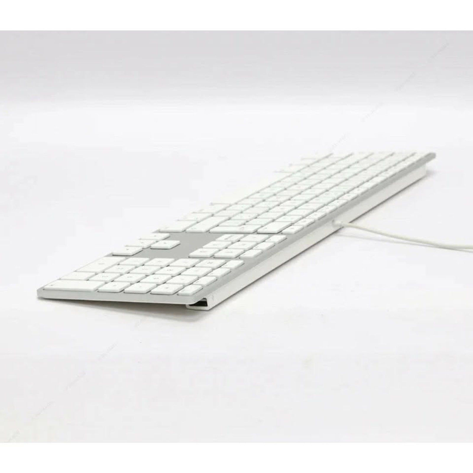 Apple A1243 Wired Keyboard Ultrathin Slim Wired Aluminum Keyboard 2x USB Ports