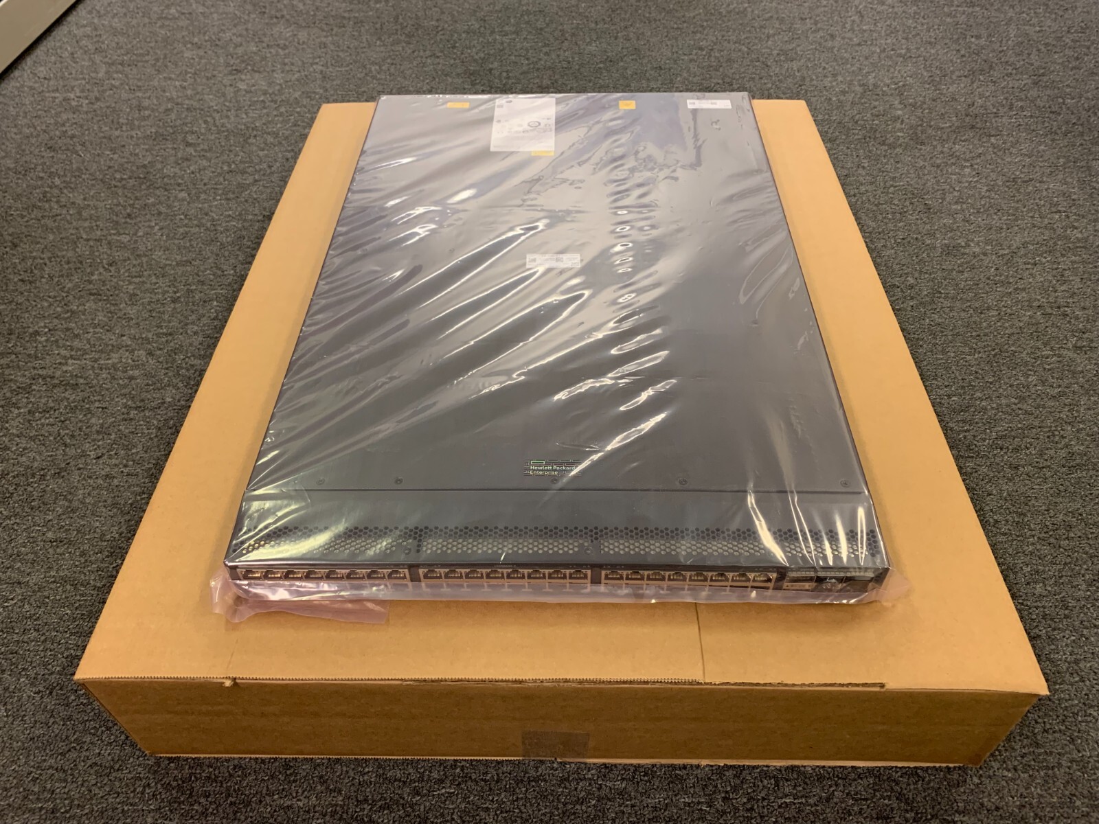 JH391A HPE FlexFabric 5940 48XGT 6QSFP28 Switch w/ 2 FAN+2 PWR HPE REFURBISHED
