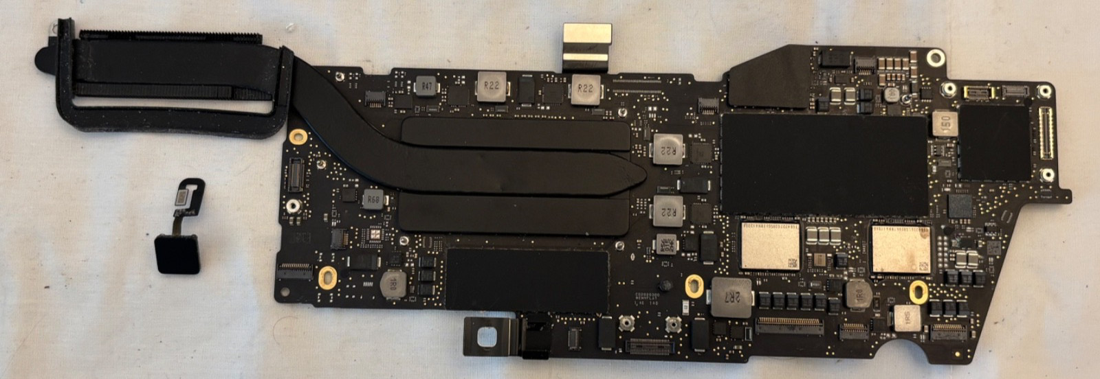 MacBook PRO 13" A2289 2020 Logic Board i5 1.4GHz 8GB 256GB 820-01987 Touch ID