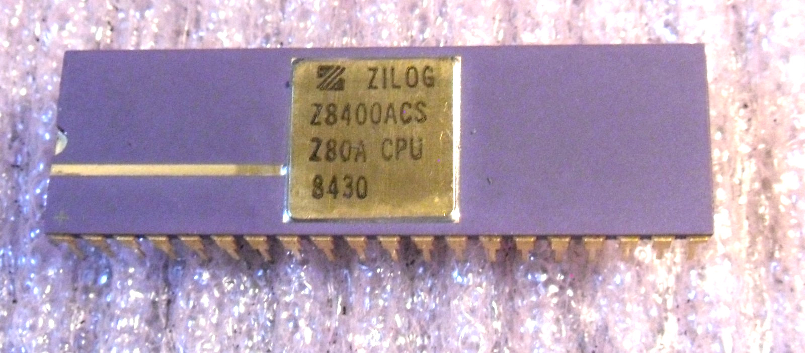 Zilog Z8400ACS Z80 CPU Central Process Unit - Purple Ceramic Gold Leads 40 DIP