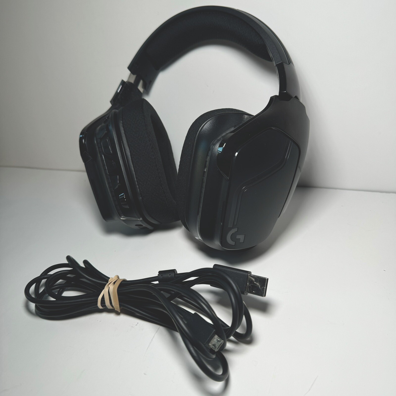Logitech G635 7.1 LIGHTSYNC Wired RGB Fully Customizable Gaming Headset - Black