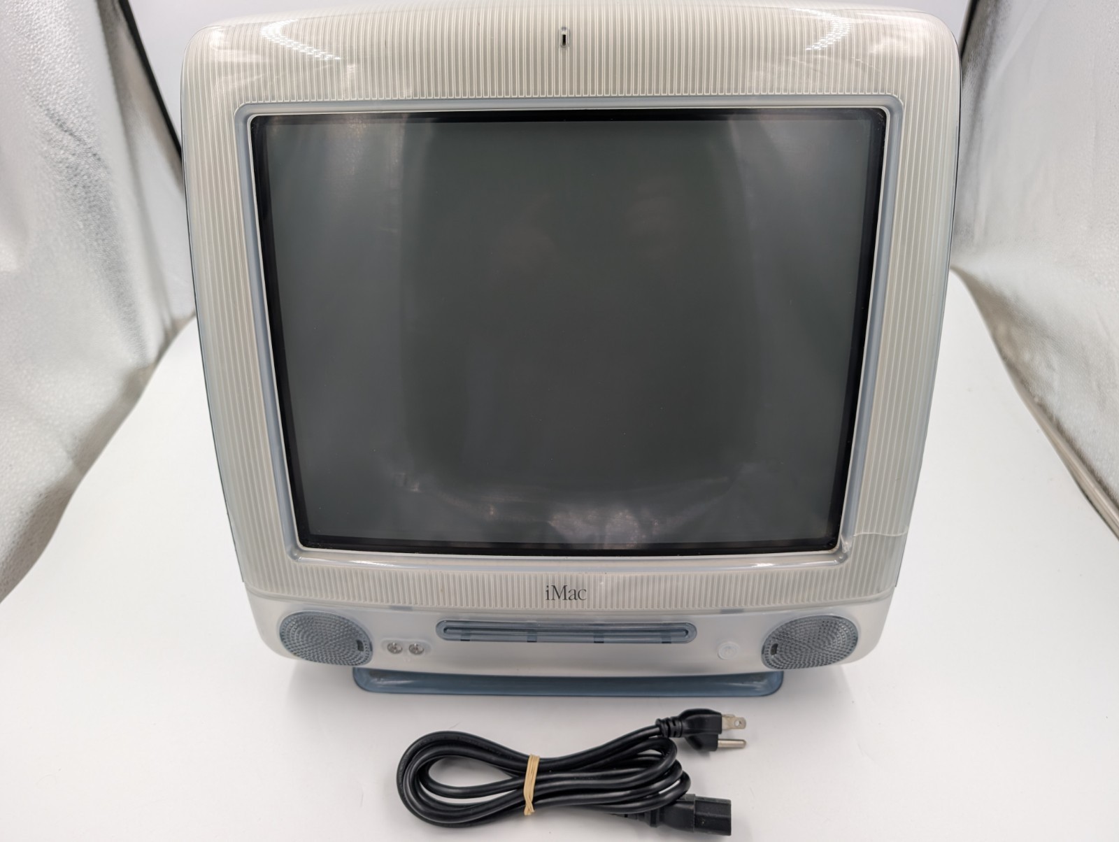 Apple iMac G3 M5521 Graphite 400MHz 128MB RAM 13GB Cracked Shell (260202 1)