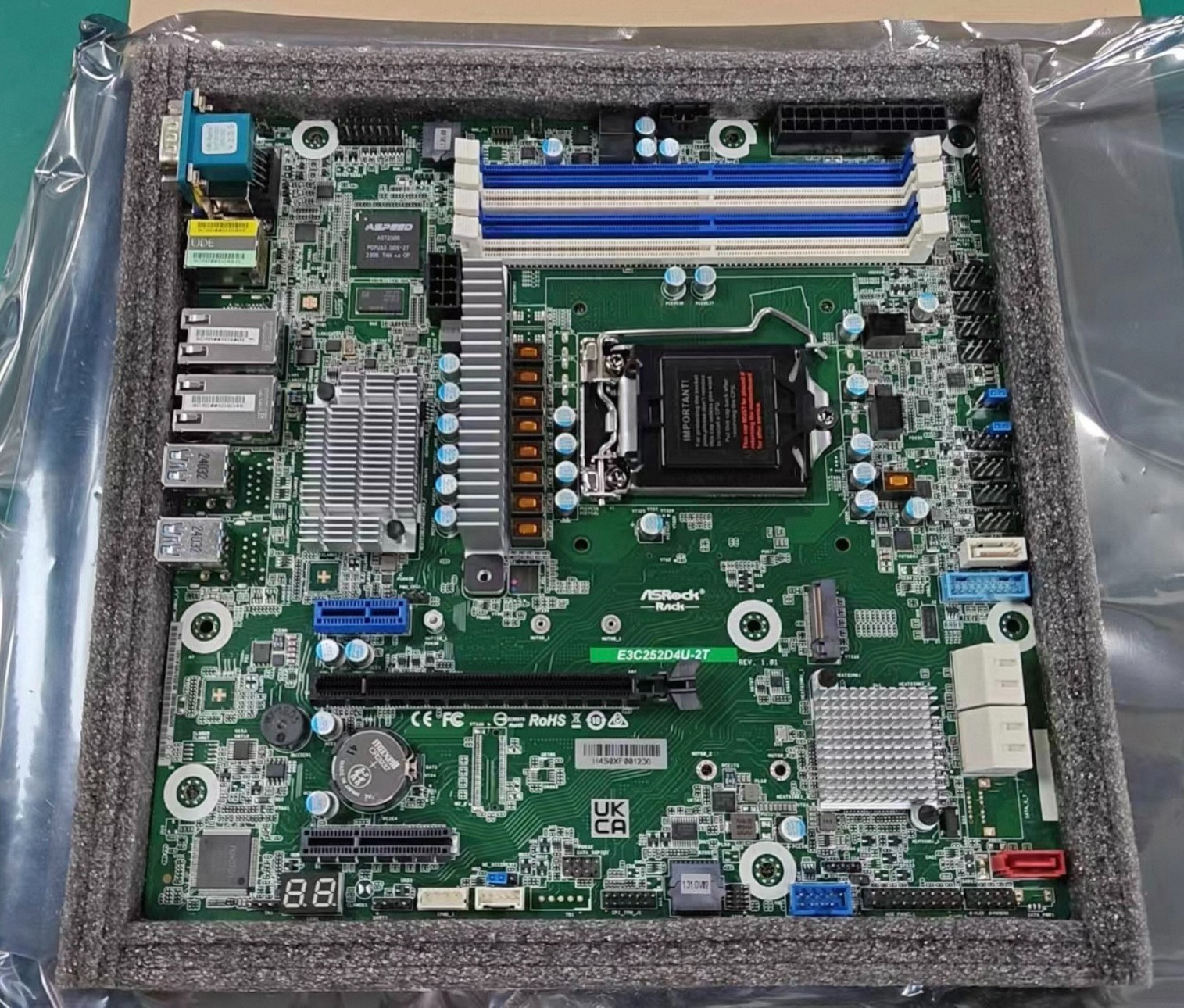 FOR ASRock Rack E3C252D4U-2T C252 LGA1200 E-23XX Server Board AST2500