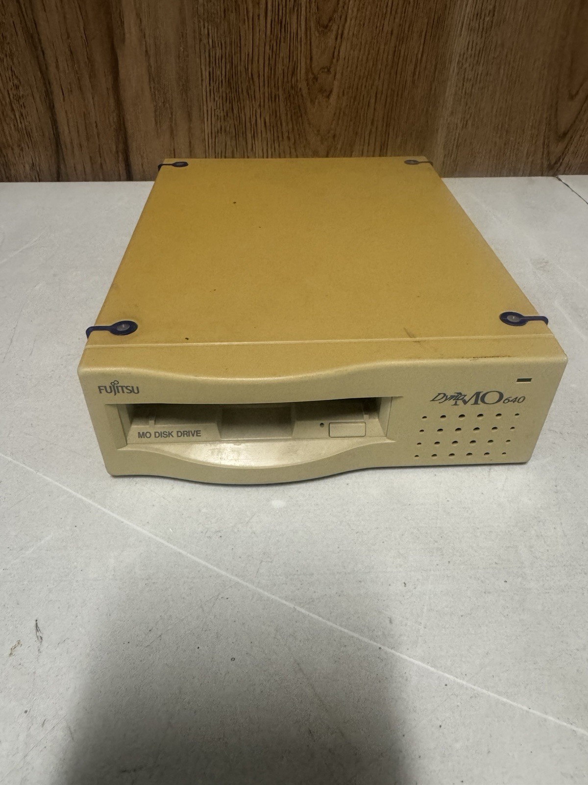 Fujitsu DynaMO 640 MO Disk Drive External Magneto Optical Drive M2513S2A Unted