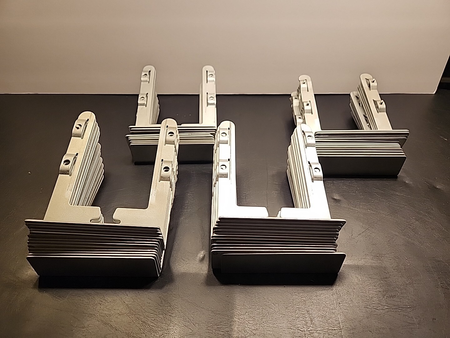 Lot of 4 APPLE MAC Pro A1186 HDD Caddy #1-4 805-7032 A for 1,1 • 2,1 • 3,1