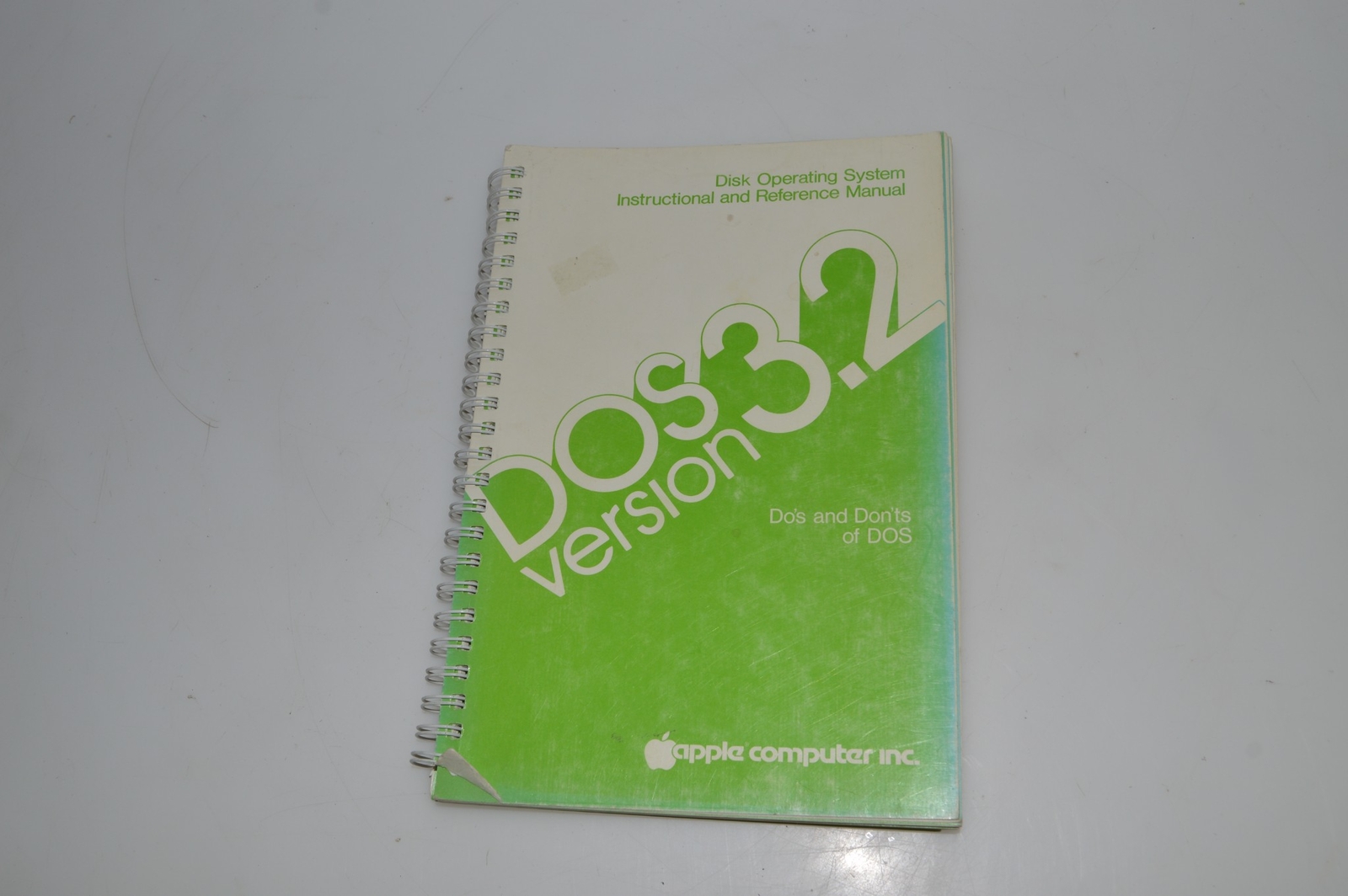 *TC* APPLE DOS 3.2 Do's and Don'ts of DOS Manual ---VERY RARE (BOOK948)