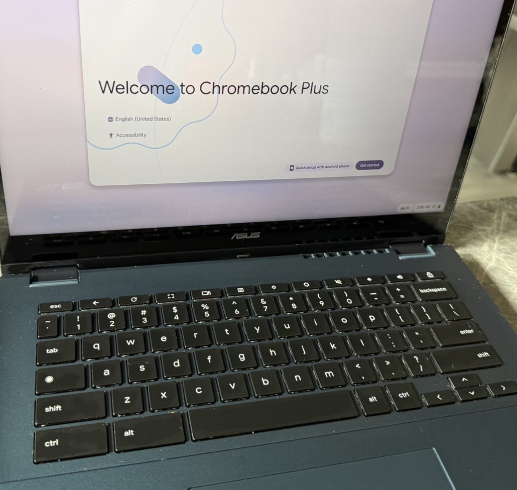 ASUS Chromebook Plus 2-in-1 CM3401| AMD Ryzen 3 7320C | 8GBRAM 128GB W Charger