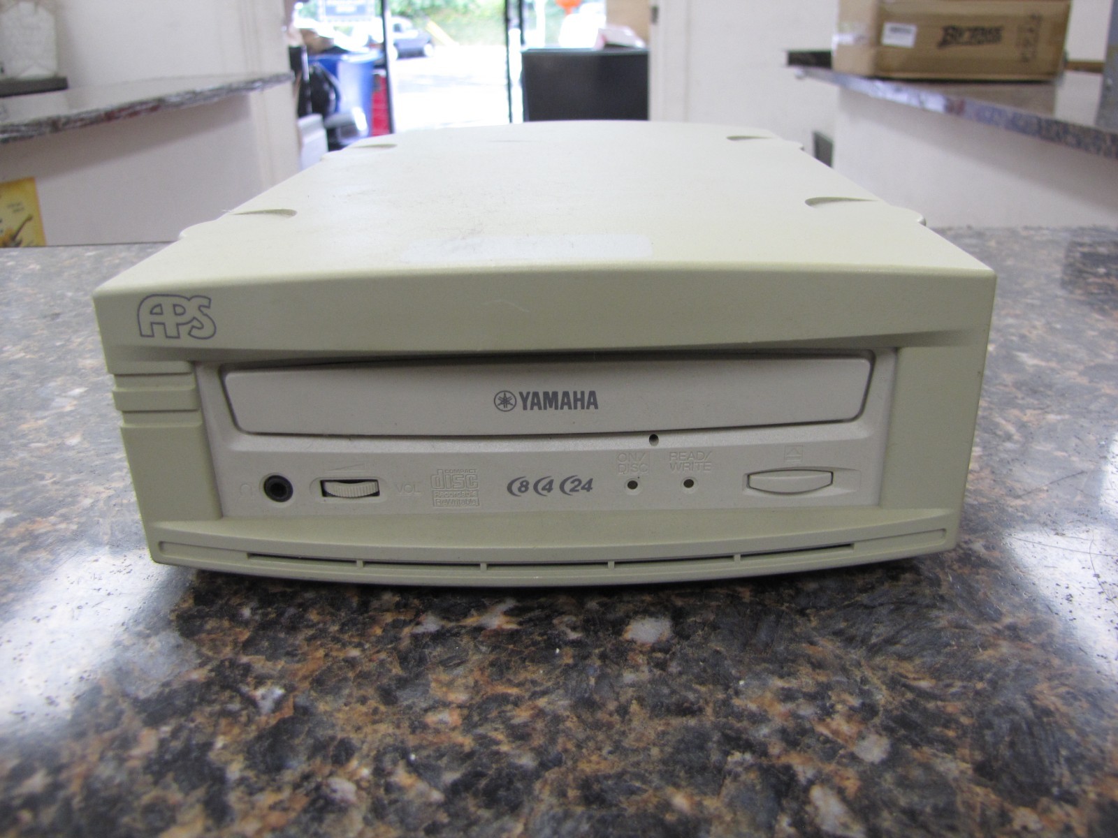 Vintage Yamaha APS103678 External SCSI CD-RW Drive 8x4x24 - NT45