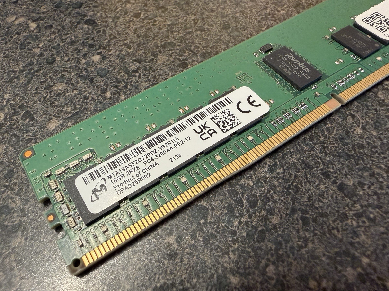 Micron MTA18ASF2G72PDZ-3G2R1UI 16GB 2RX8 DDR4-3200 Server Memory