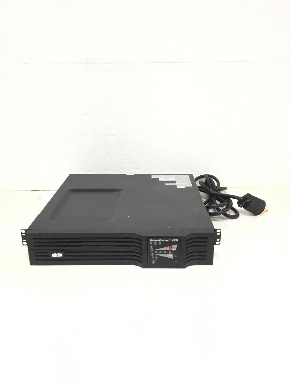 TRIPP LITE SU2200A-L530 6 Outlets Uninterruptible Power Supply NO Battery WORKNG