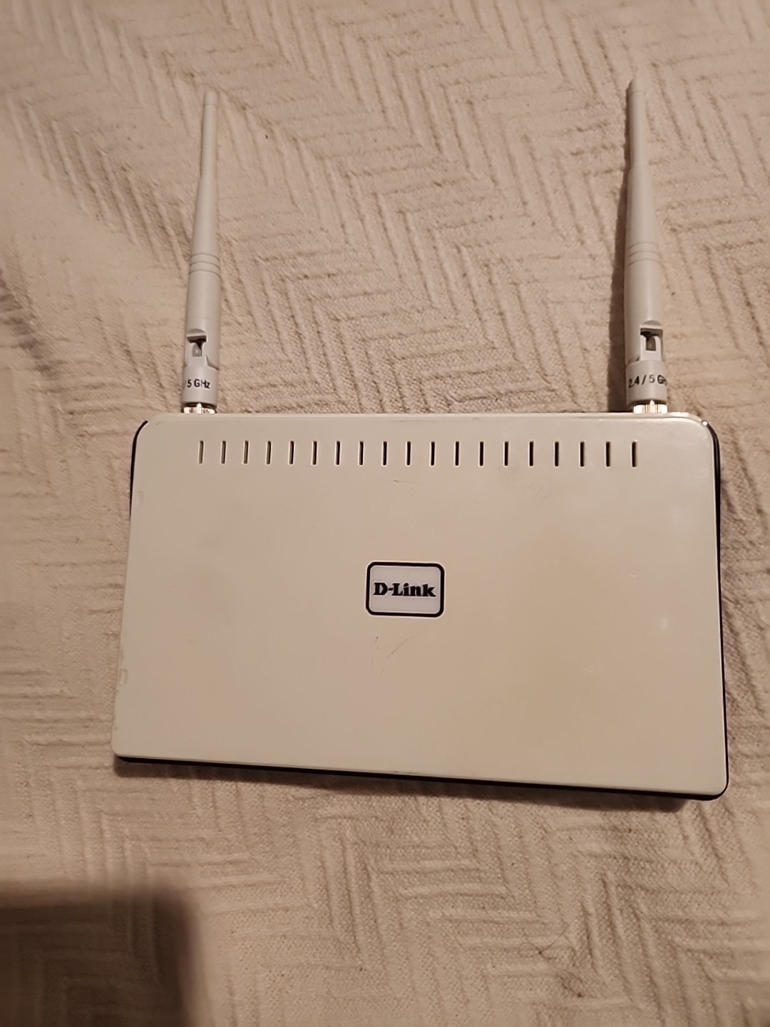 D-Link Router Model: DIR-825