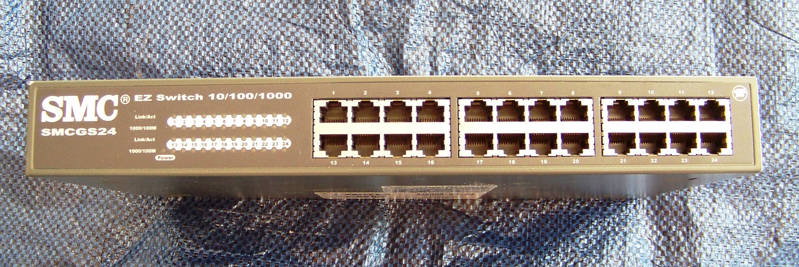 SMC EZ 10/100/1000 SMCGS24-Smart EZ Switch 24 Port Network Switch