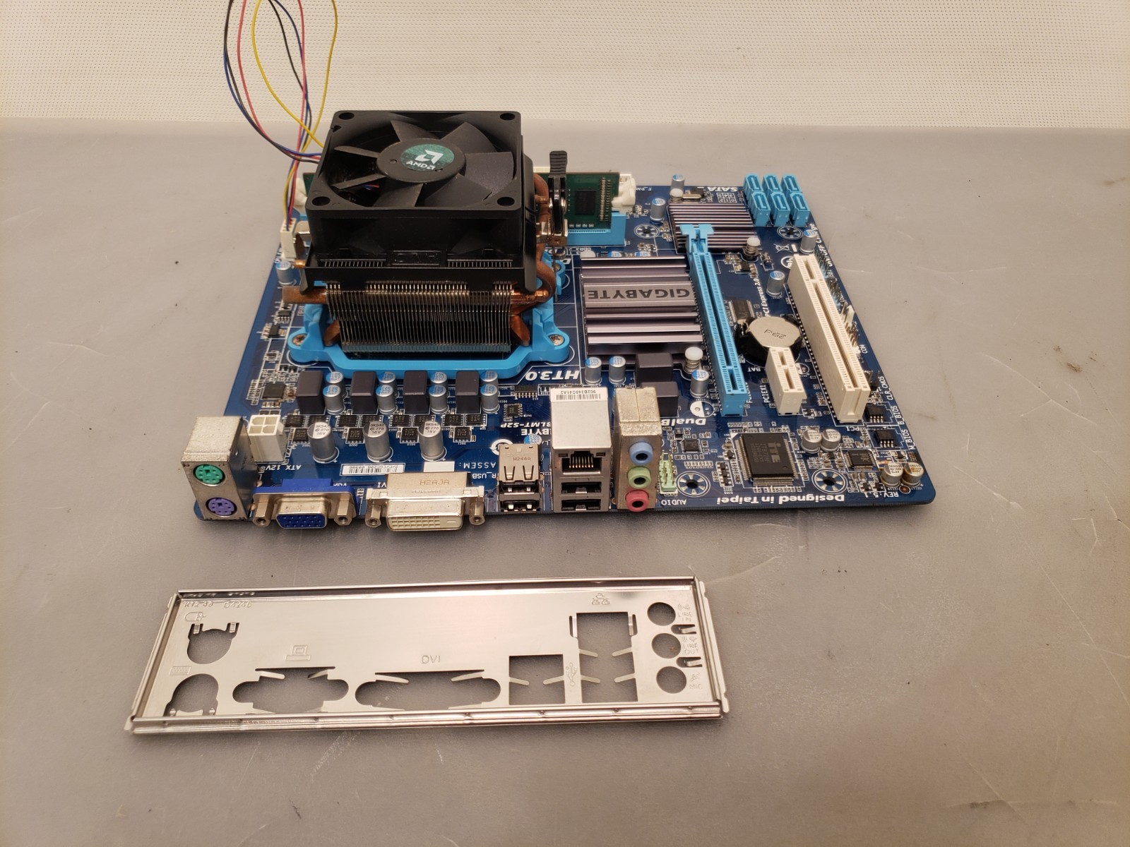 Gigabyte 78LMT-S2P Socket AM3 Tweaker Motherboard w/ AMD FX CPU 4GB RAM *Tested