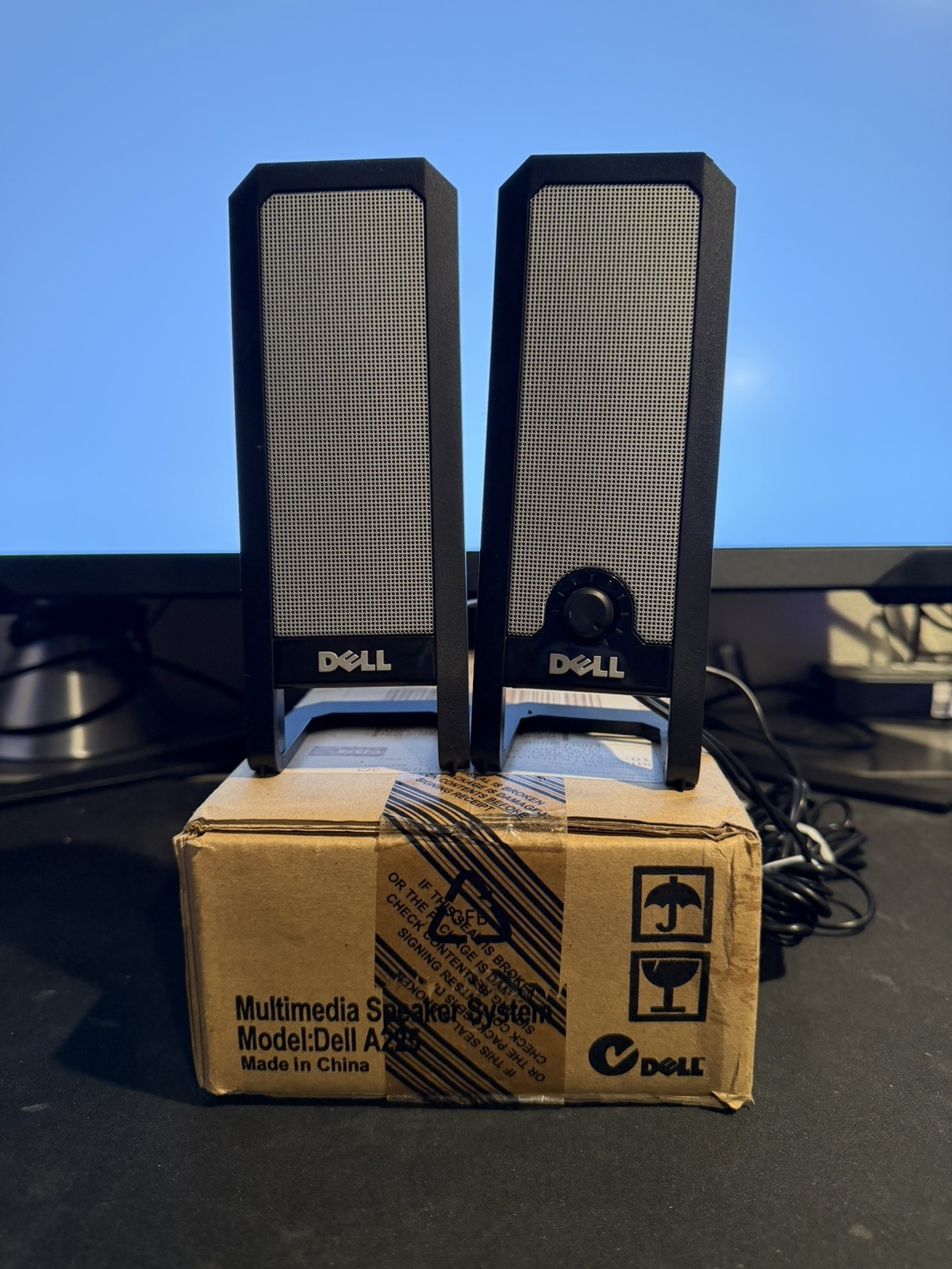 Dell A225 USB Powered Multimedia Computer Speakers  0CJ378 CJ378 
