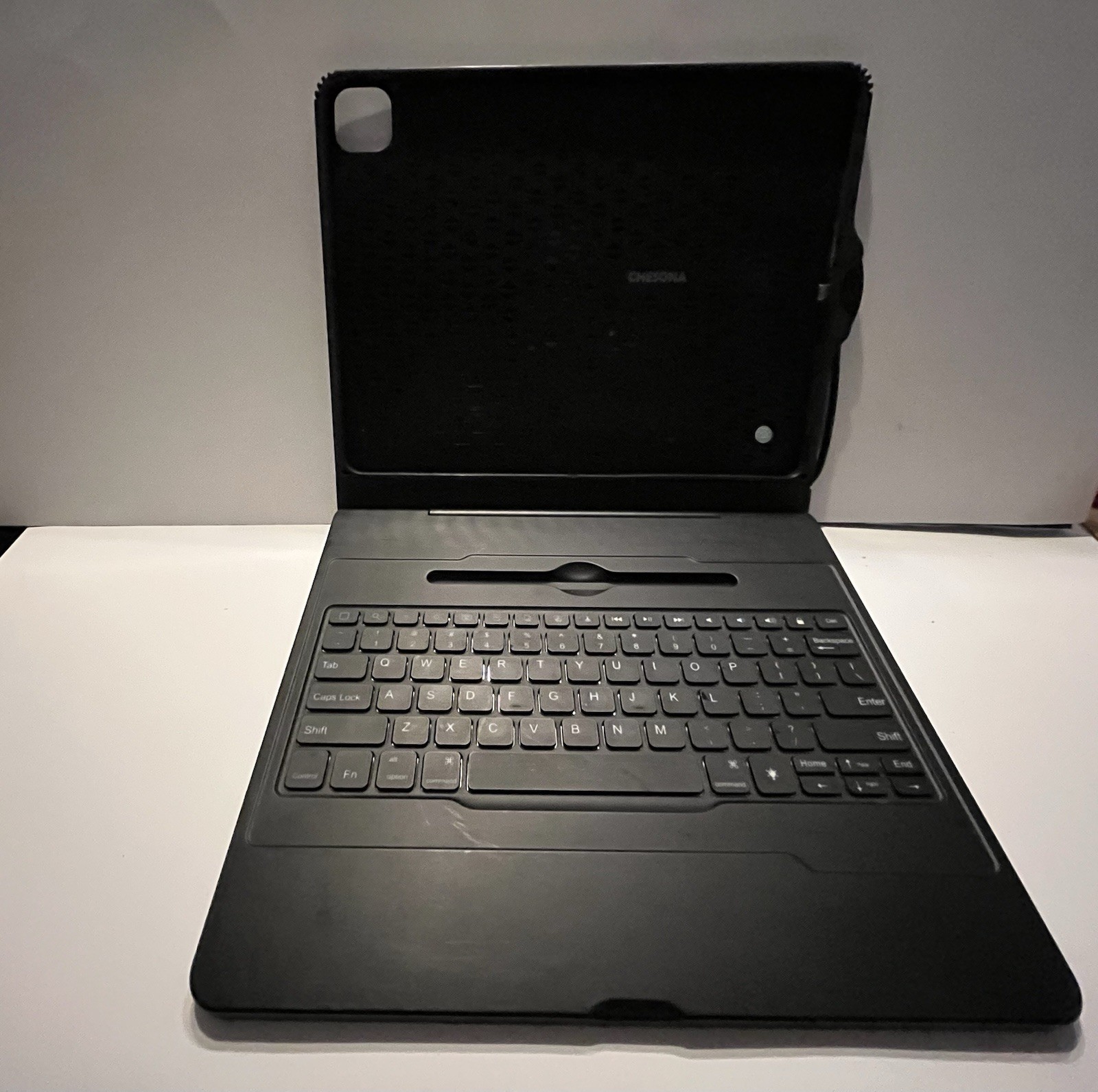 CHESONA Black Tablet Keyboard Folio/Case Cover w/ Built-In Keyboard