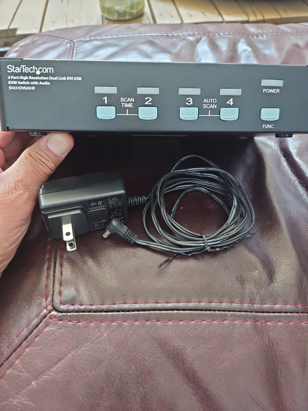 StarTech.com 4 Port High Resolution Dual Link DVI USB KVM Switch with Audio 