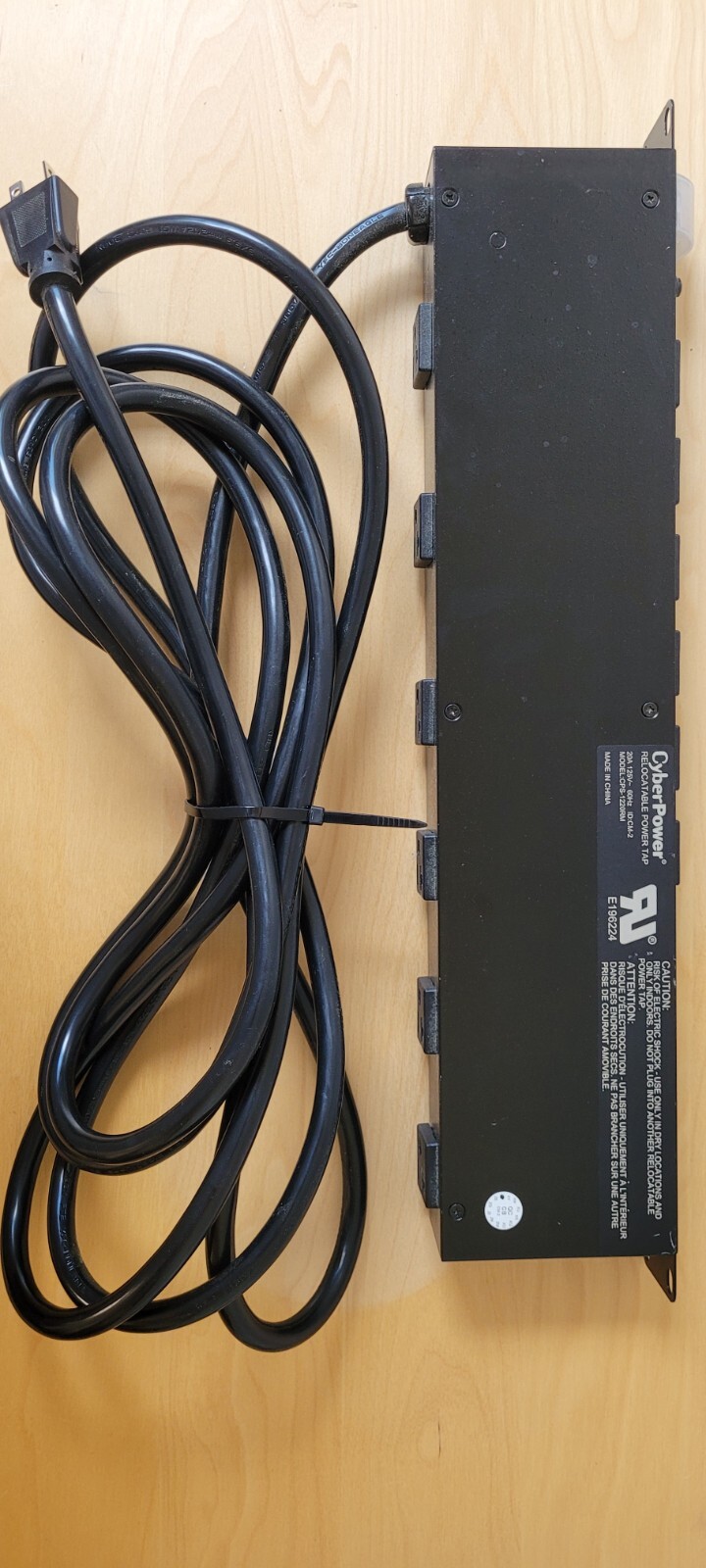 CyberPower CPS-1220RM Rackmount - Black