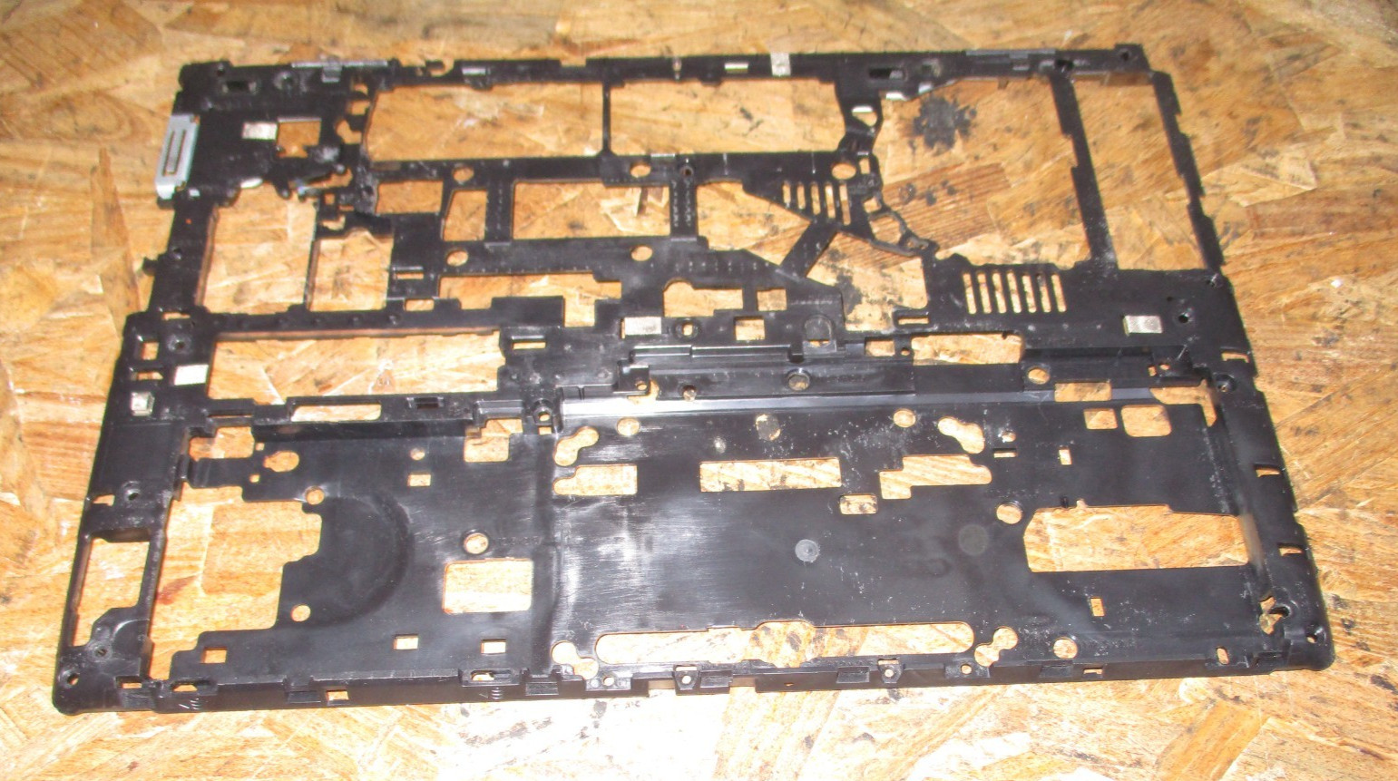 HP ProBook 14" 640 G5 OEM Bottom Base Case Middle Frame L66542-001 6070B1509801