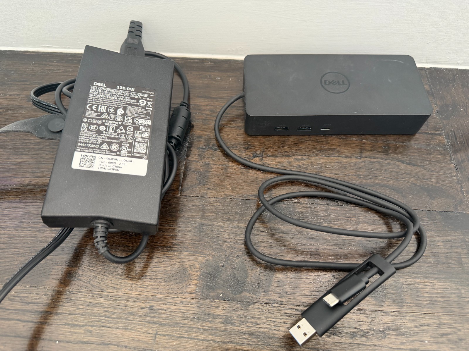 Dell D6000S Universal Docking Station USB-C USB-A + Genuine 130W Power Adapter