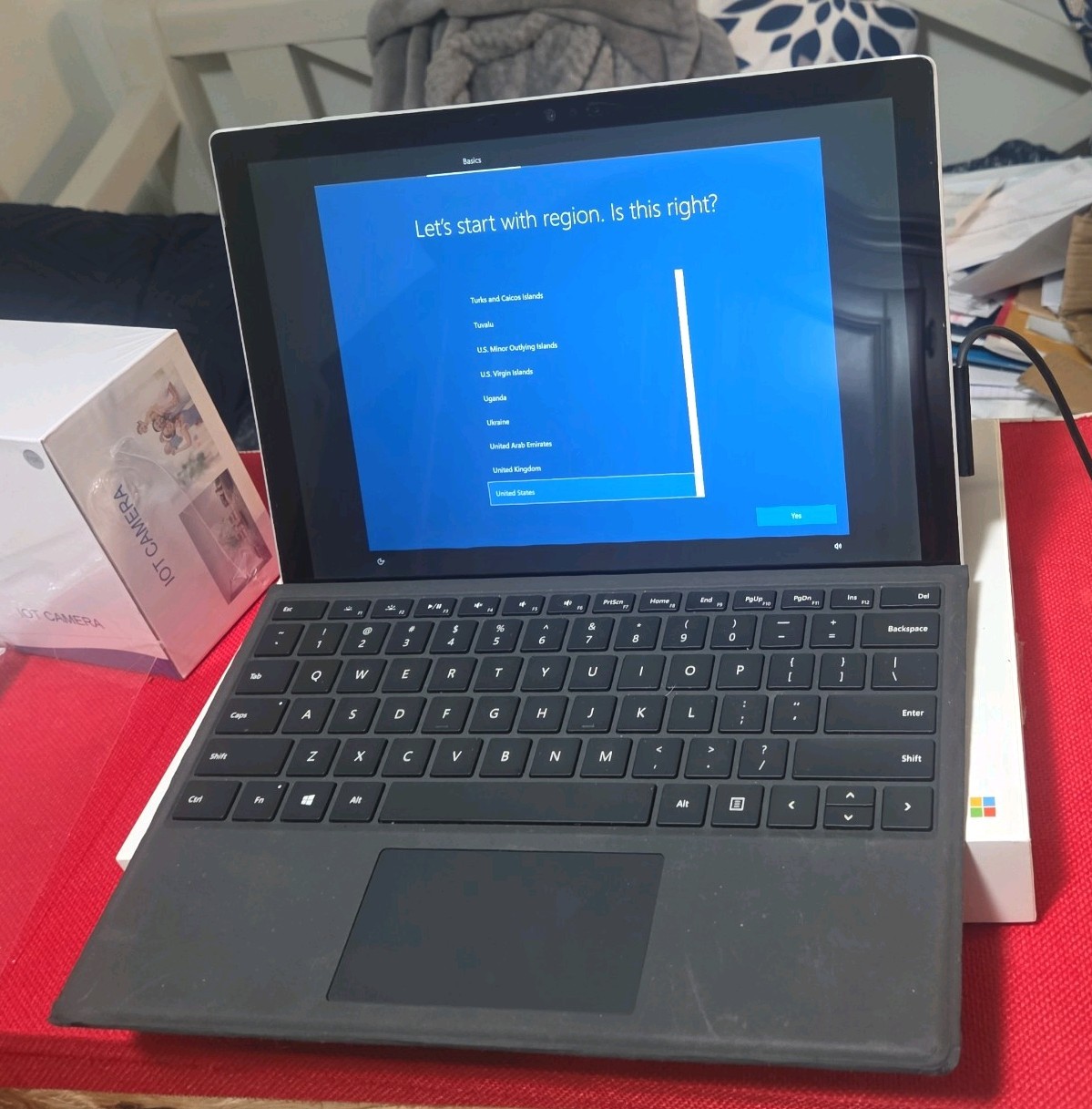 Microsoft Surface Pro (5th Gen) 1796 i5, 4GB RAM, 128GB Keyboard Laptop Tablet
