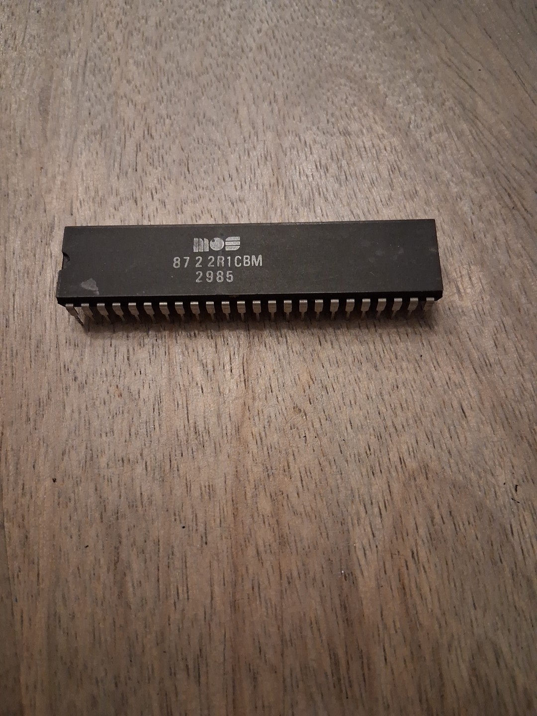 Commodore 128 C128 - MOS 8722 R1 CBM MMU Chip - WORKING