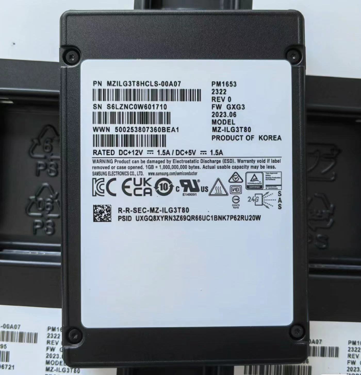1pcs SAMSUNG 3.84TB PM1653 SSD MZ-1LG3T80 Solid State SAS MZ1LG3T8HCLS-00A07