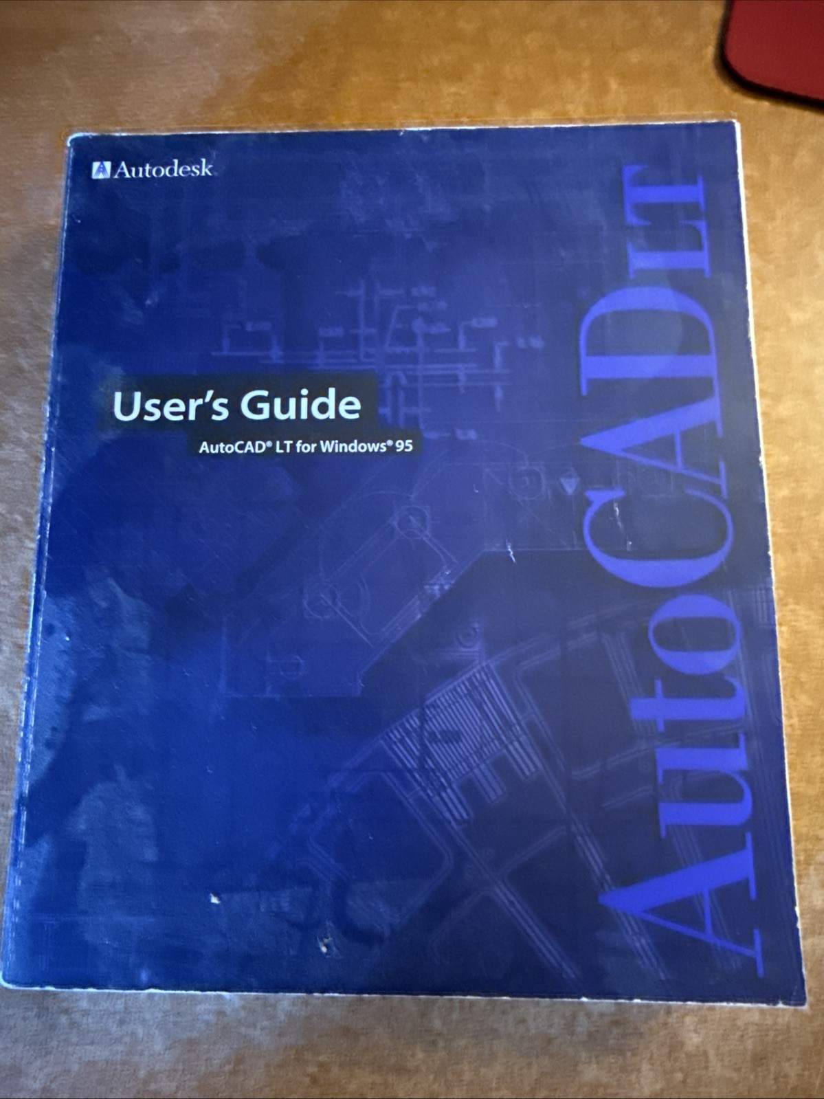 [PRE-OWNED] Autodesk - User's Guide AutoCAD LT for Windows 95 [PAPERBACK]