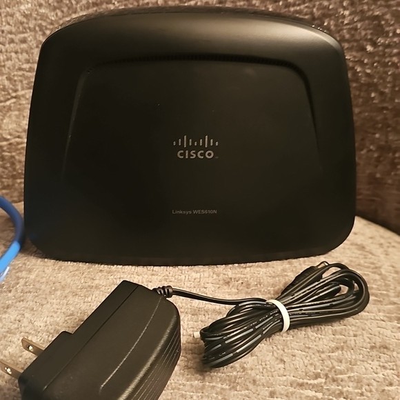 WES610N Linksys Wired to Wireless-N Dual-Band Wi-Fi Bridge with 4-Port Switch