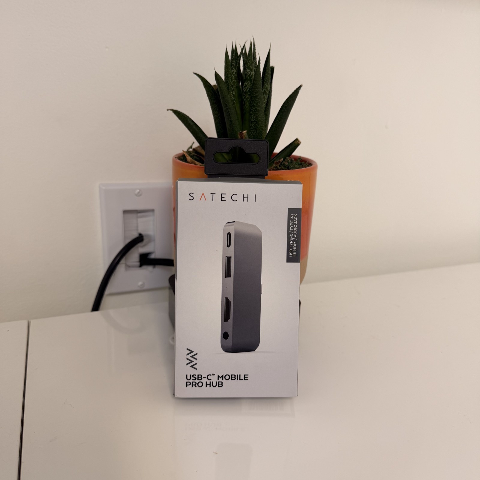 New Satechi USB-C Mobile Pro Hub Space Gray ST-TCMPHM