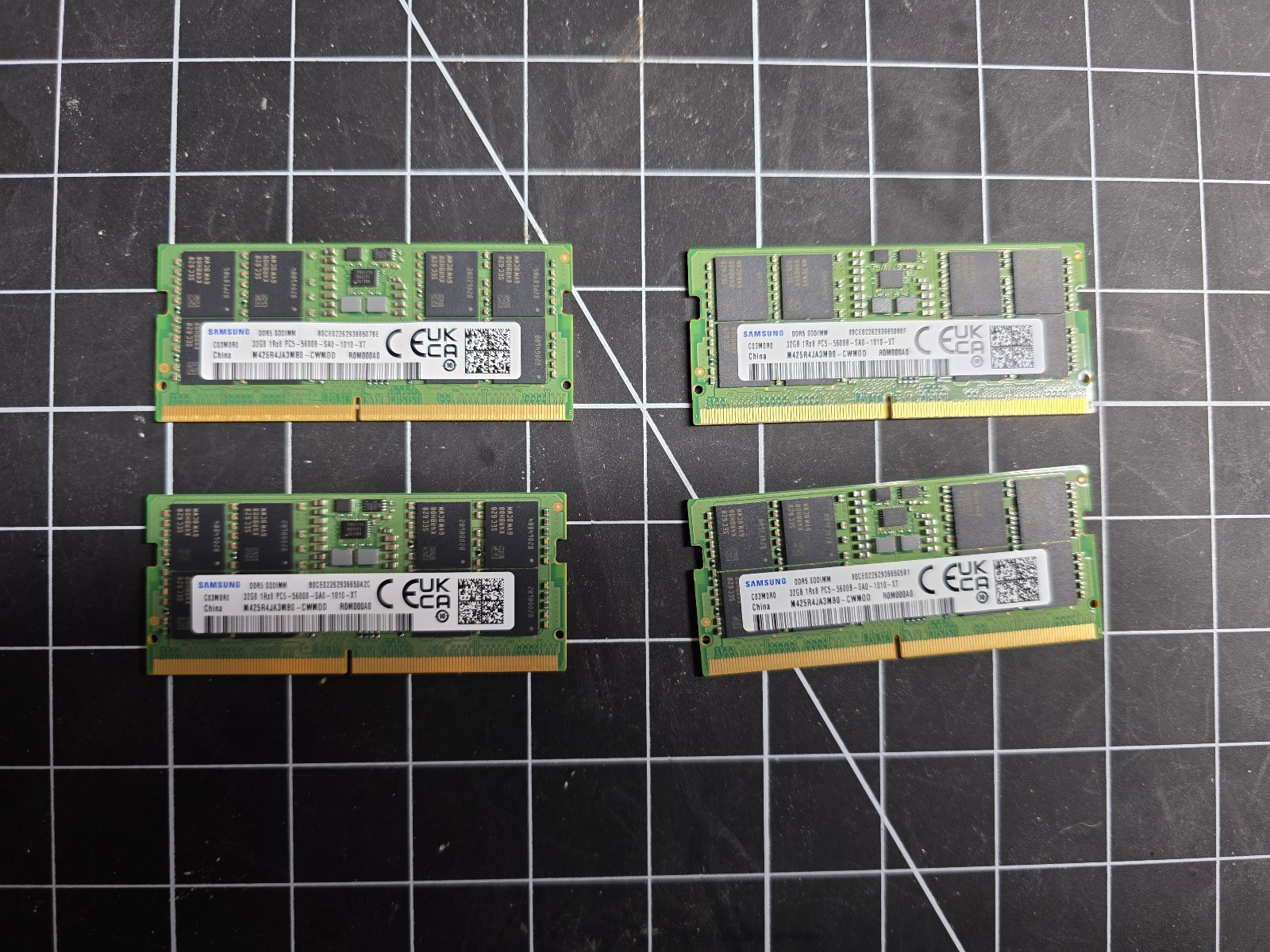 Lot of 4 - samsung 32gb ddr5 5600 sodimm