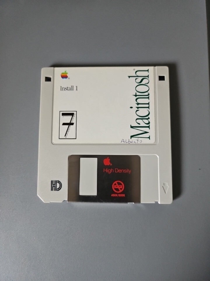 Vtg 1990 Apple Macintosh System Startup Install 1 Disc 3.5" Floppy Disk Bin214