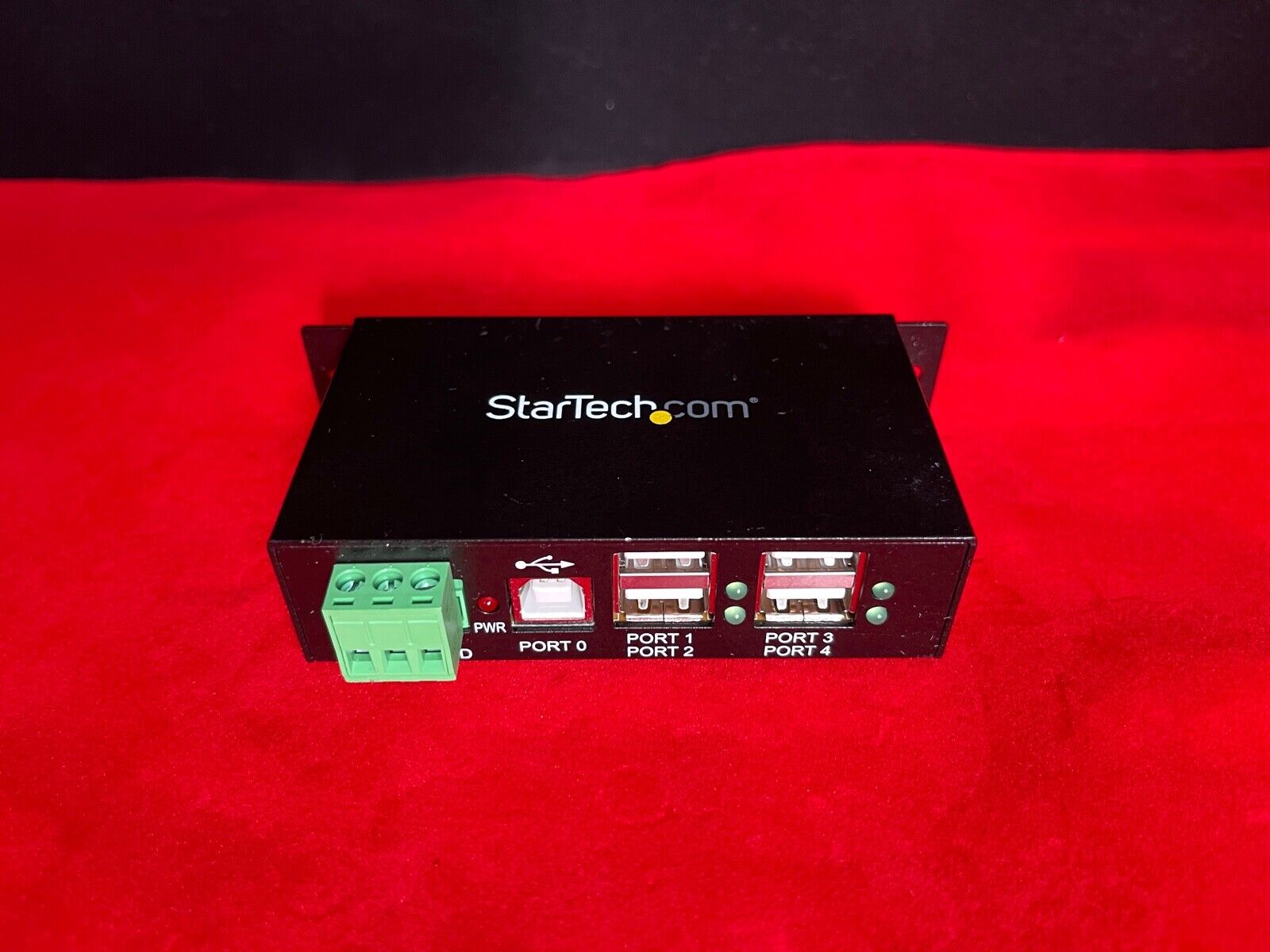 StarTech.com  (ST4200USBM) 4-Ports USB 2.0 DIN Rail Mountable Hub | New Open Box