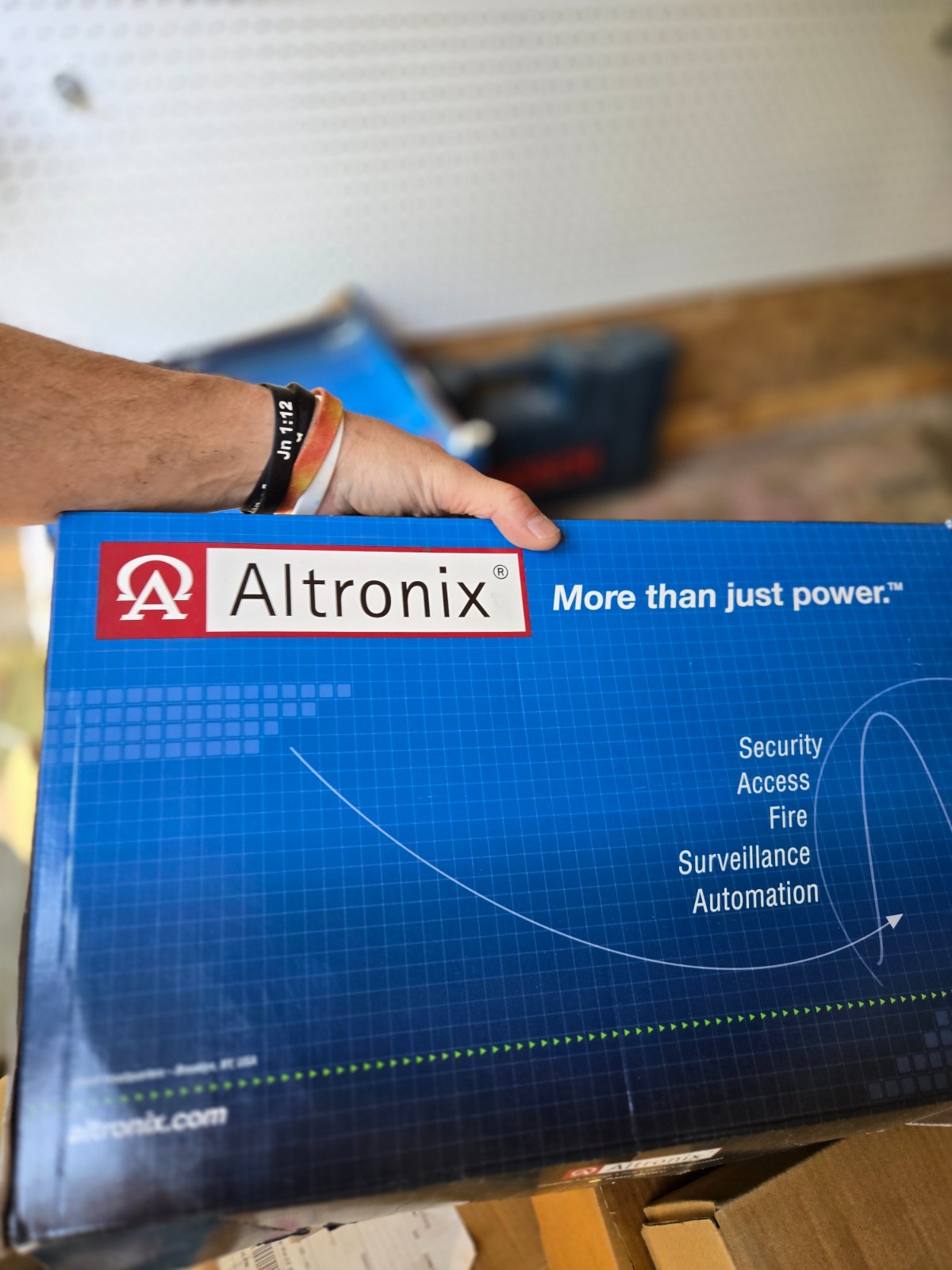 Altronix - NETWAYSP8A - Altronix 8-Port Media Converter/Repeater 