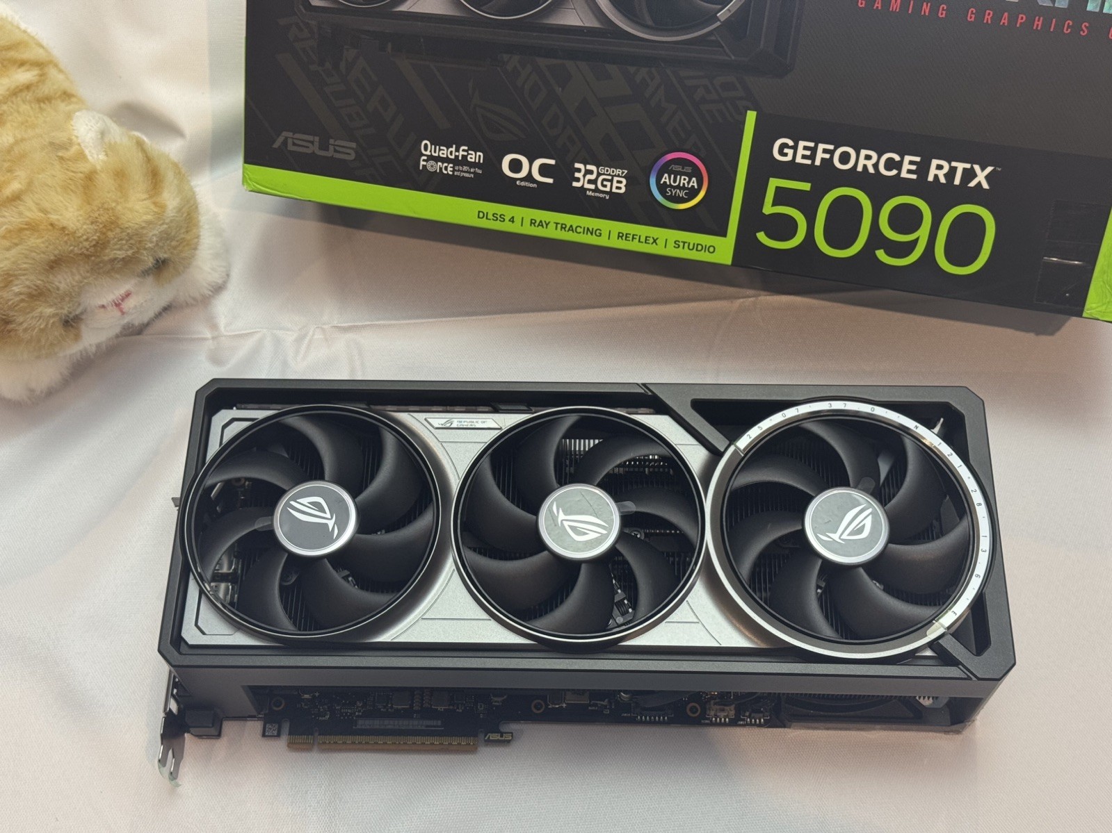 Asus Rog Astral RTX 5090 with box PCB mint condition AU stock 
