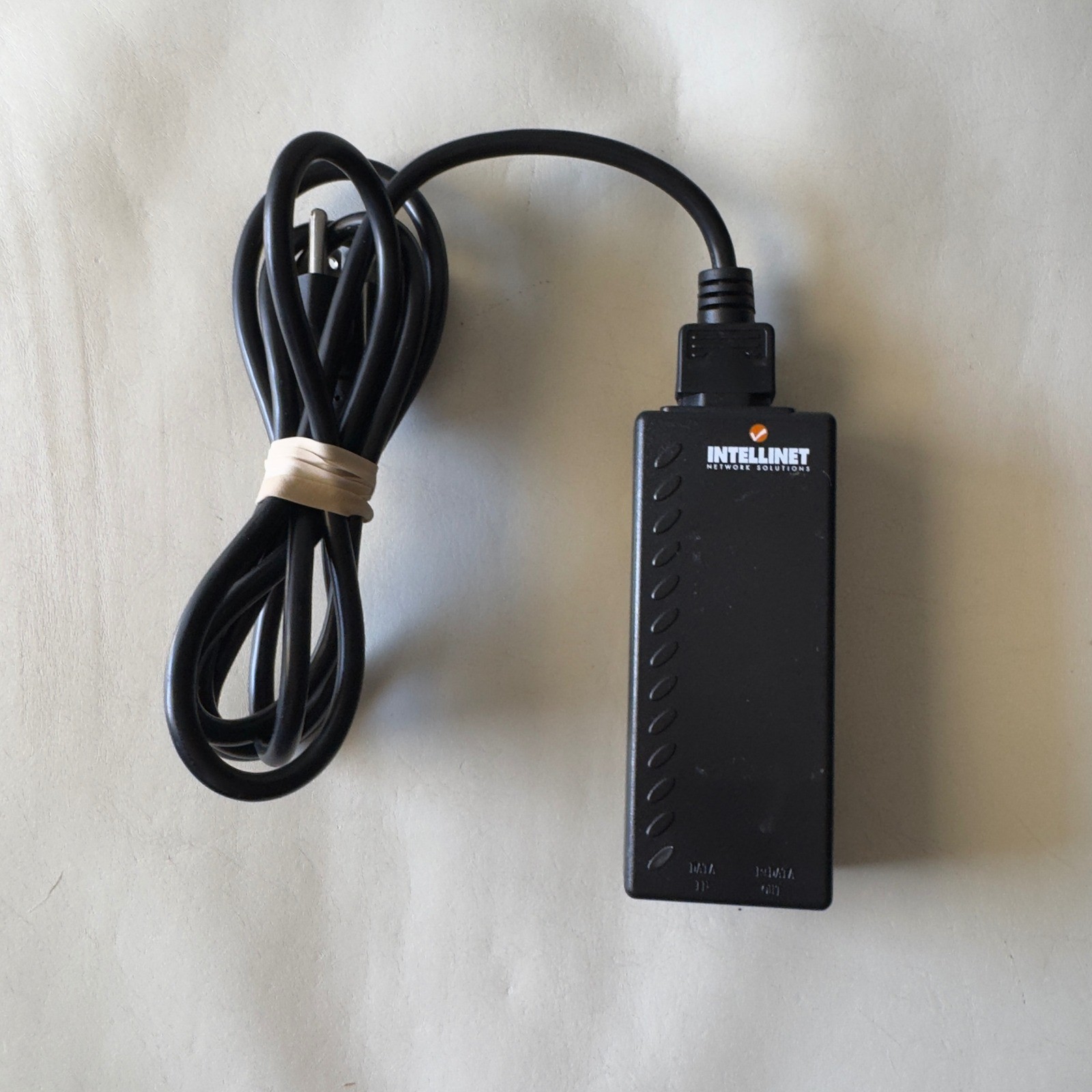 1784 |Intellinet Network Solutions PoE Injector Model 524179 Power Over Ethernet