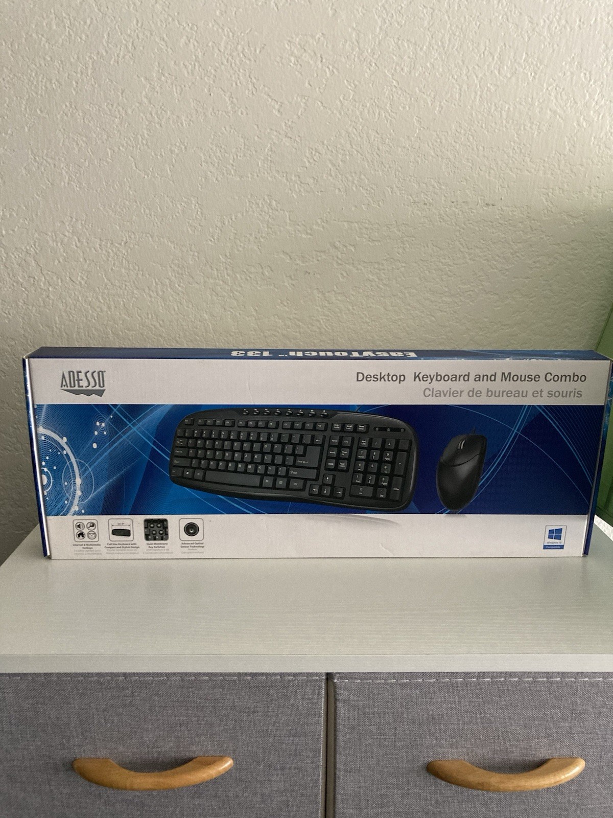 Adesso Wired Desktop Keyboard & Mouse Combo Easy Touch 133 *SIB