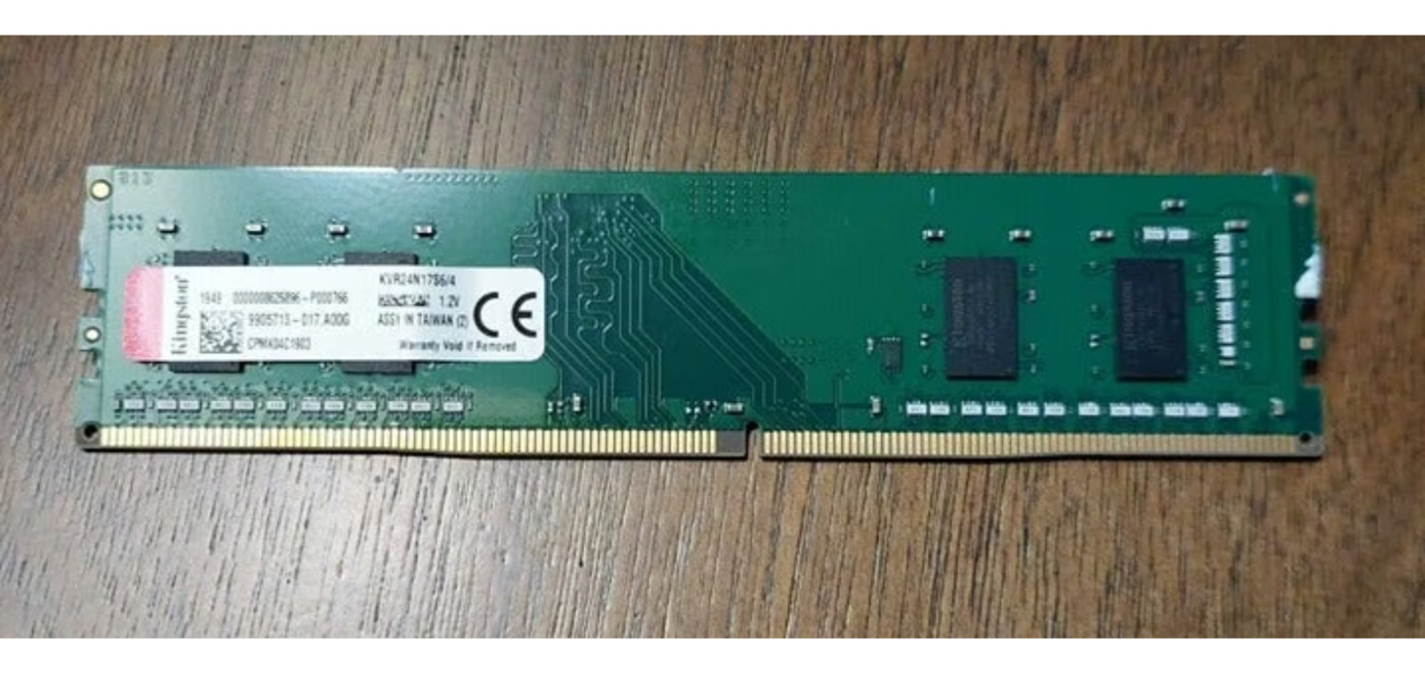 Kingston KVR24N17S6/4 DDR4 4GB DIMM 2400MHz RAM Desktop Memory Module PC4  1.20V