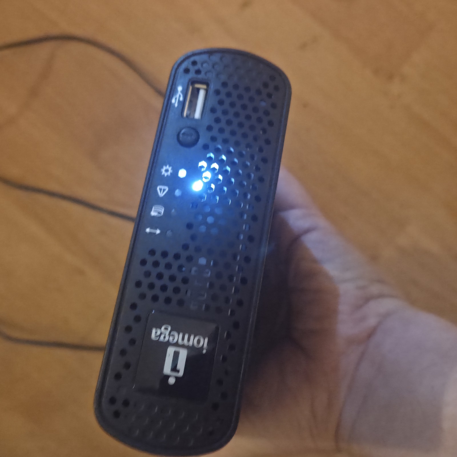 Iomega Home Media -powers On