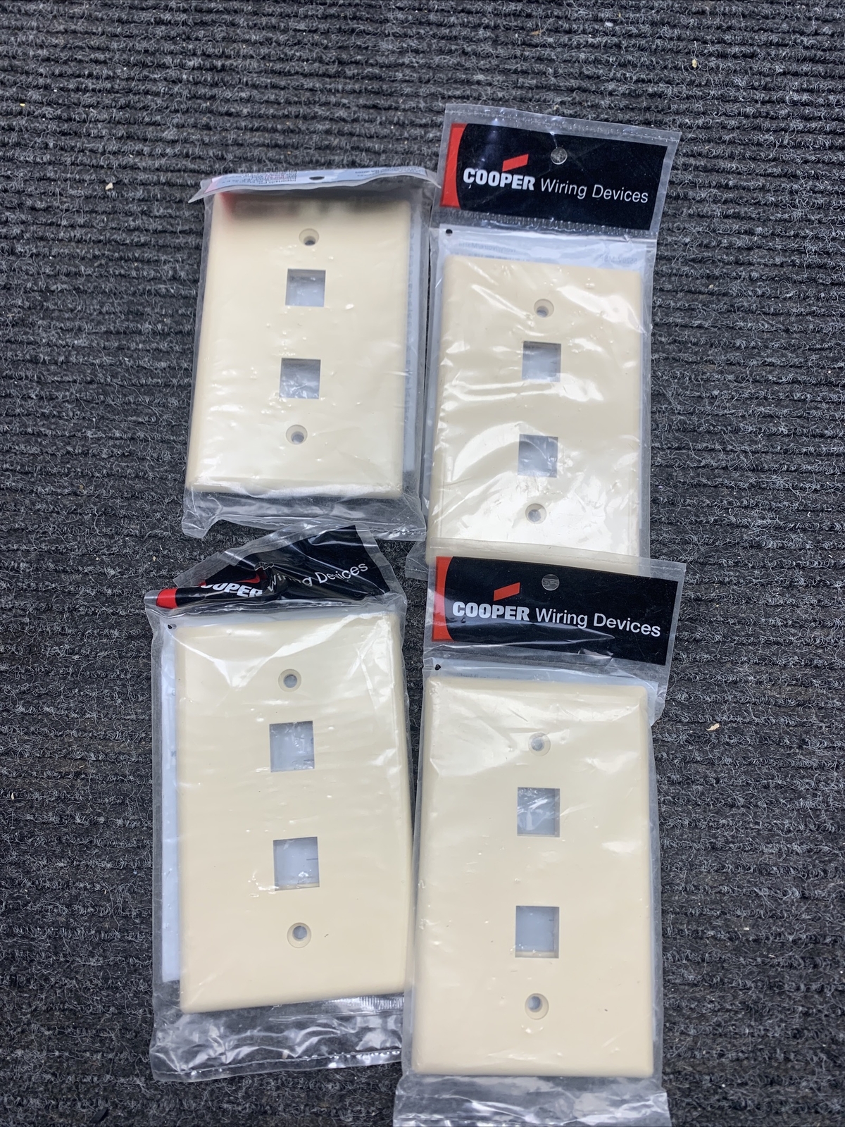 New Lot of 4 Cooper Ivory Mid Size Flush 110 Style 2-Port Wallplate 5520V-MSP